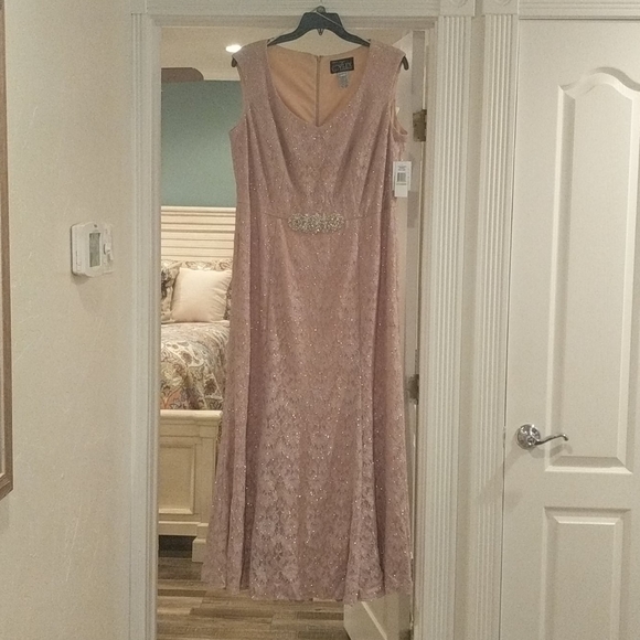 Dresses & Skirts - Mother of the Bride dress